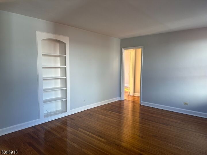 Property Photo: 160 Gordonhurst E2 NJ 07043