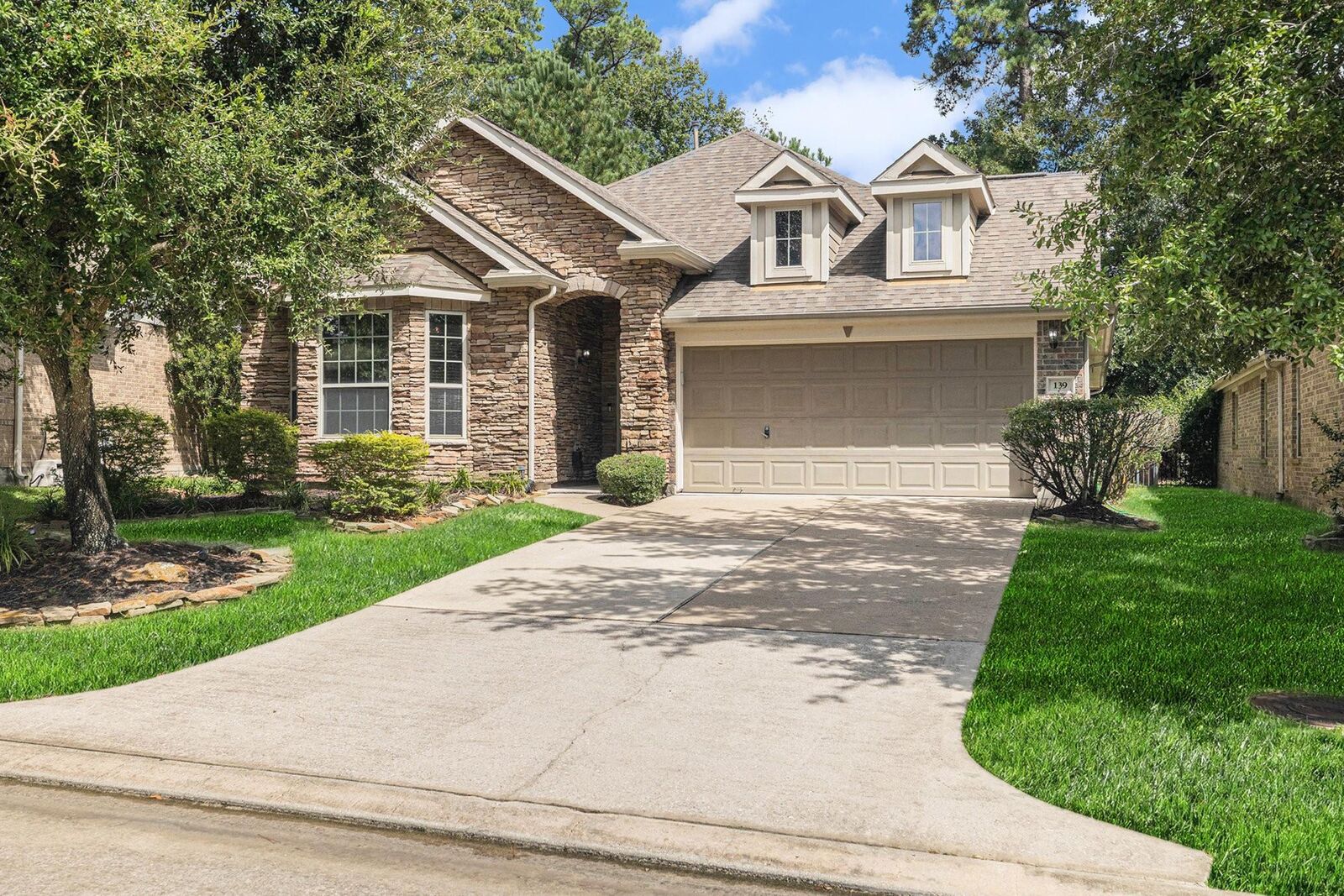 Property Photo:  139 Hawkhurst Circle  TX 77354 