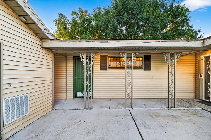 Property Photo: 3817 Anita Street B TX 77004