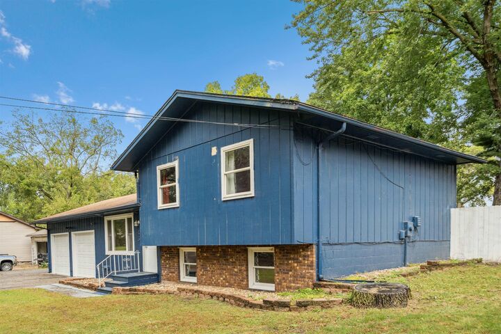 Property Photo:  525 3rd Street  IA 50707 