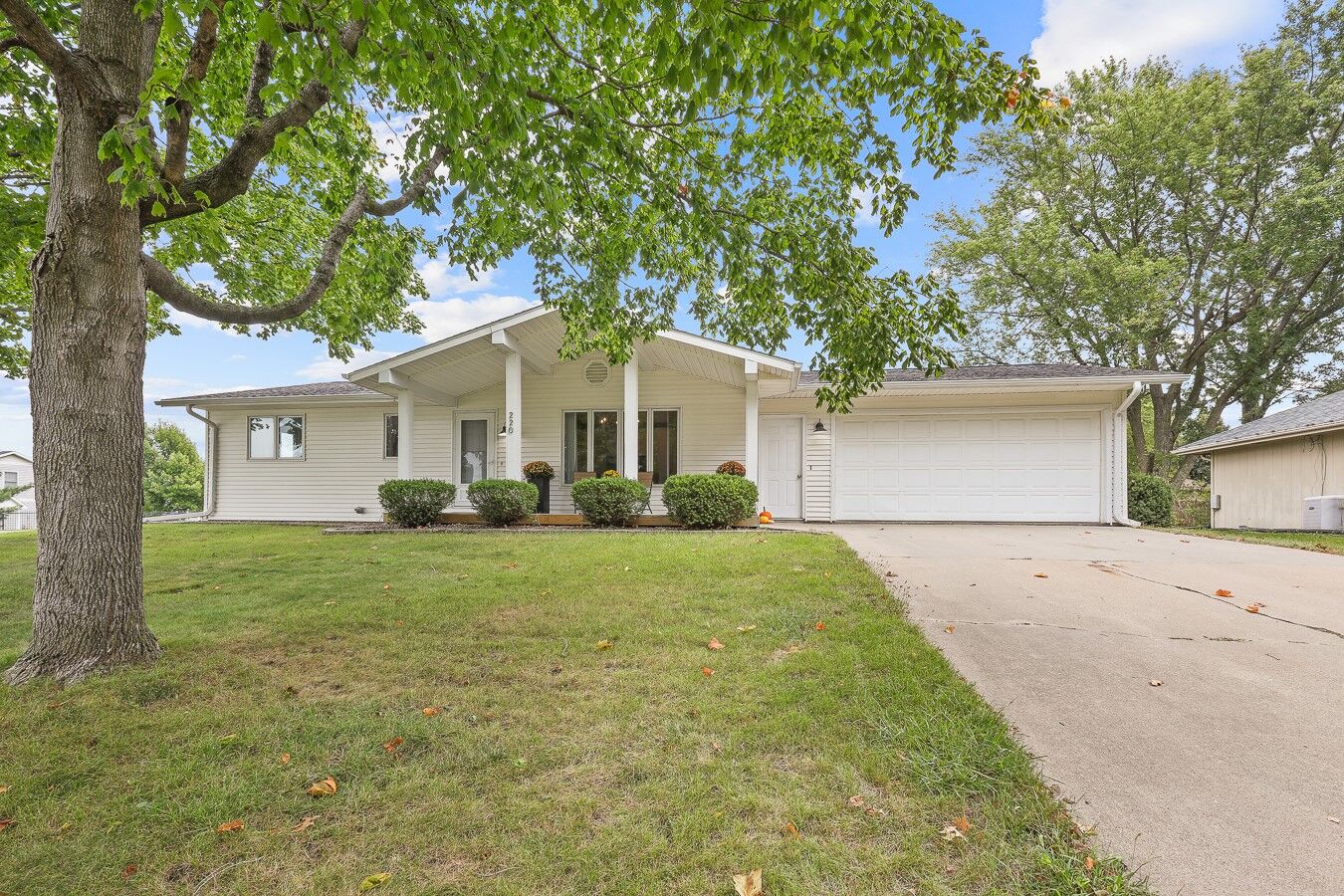 Property Photo:  220 E 13th Street  IA 50219