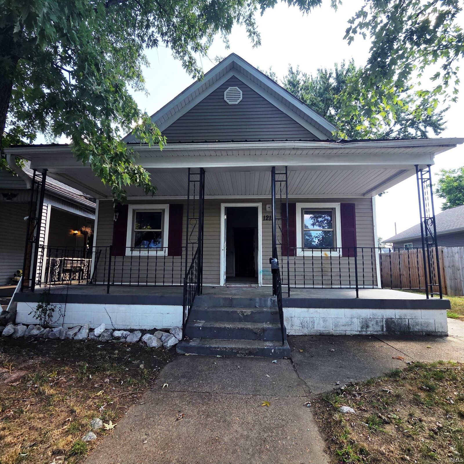 Property Photo:  1215 Harriet Street  IN 47710 