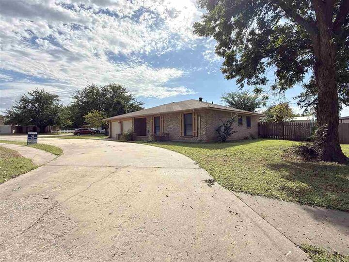 Property Photo: 405 NE 46th St OK 73507