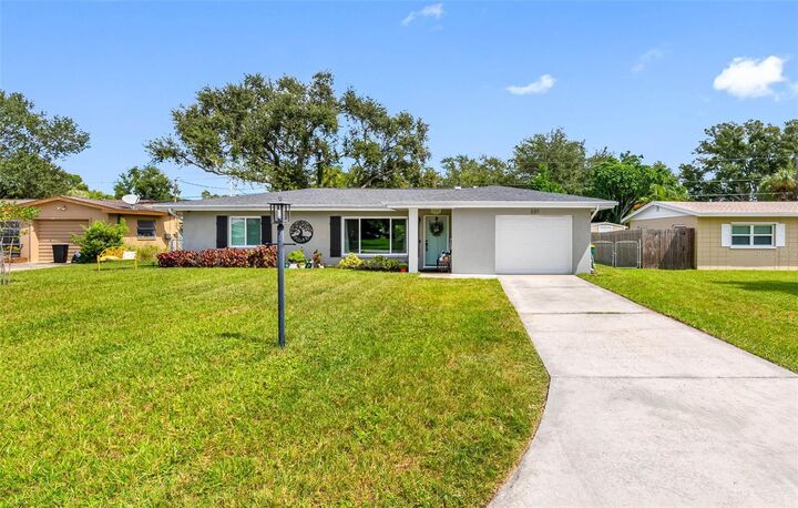Property Photo: 237 Mineola Drive E FL 33770