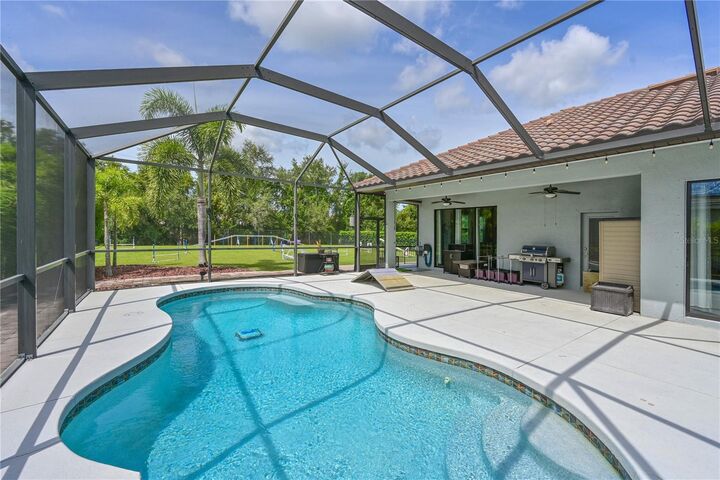 Property Photo: 1055 145th Street Circle NE FL 34212