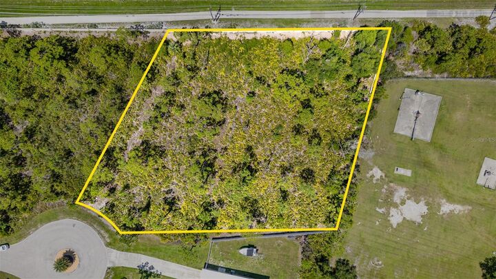 Property Photo:  9437 Treasure Lake Court  FL 33956 