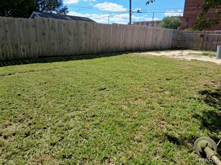 Property Photo: 2147 Lee Avenue IL 62040