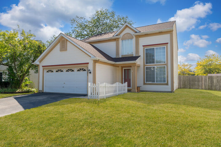 Property Photo:  1501 Belle Haven Drive  IL 60030