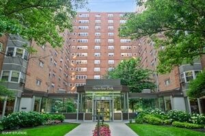 Property Photo:  4970 N Marine Drive 1030  IL 60640 