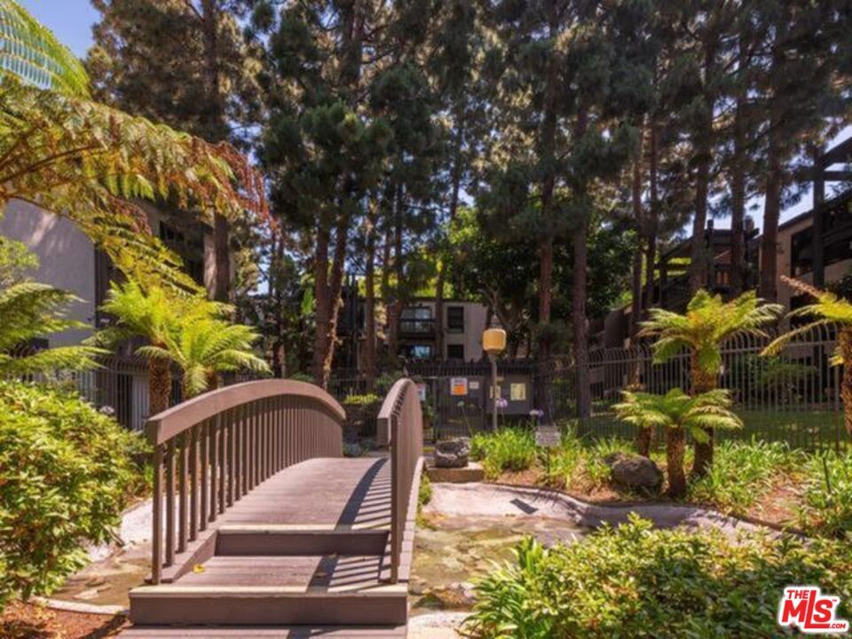 Property Photo:  7777 W 91st Street B2158  CA 90293 
