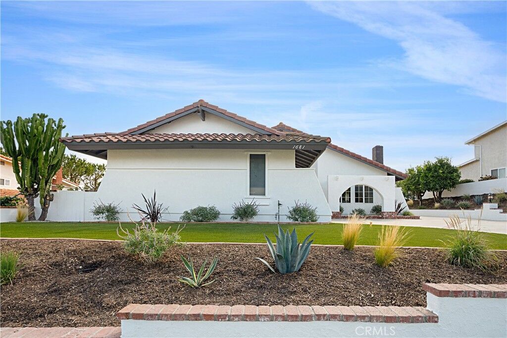 Property Photo:  1681 Calle De Oro  CA 91360 
