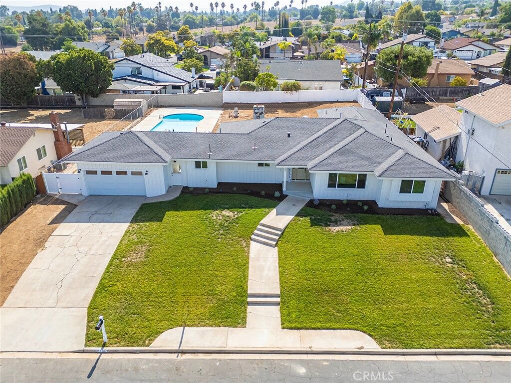 Property Photo:  1167 Hummingbird  CA 92882 