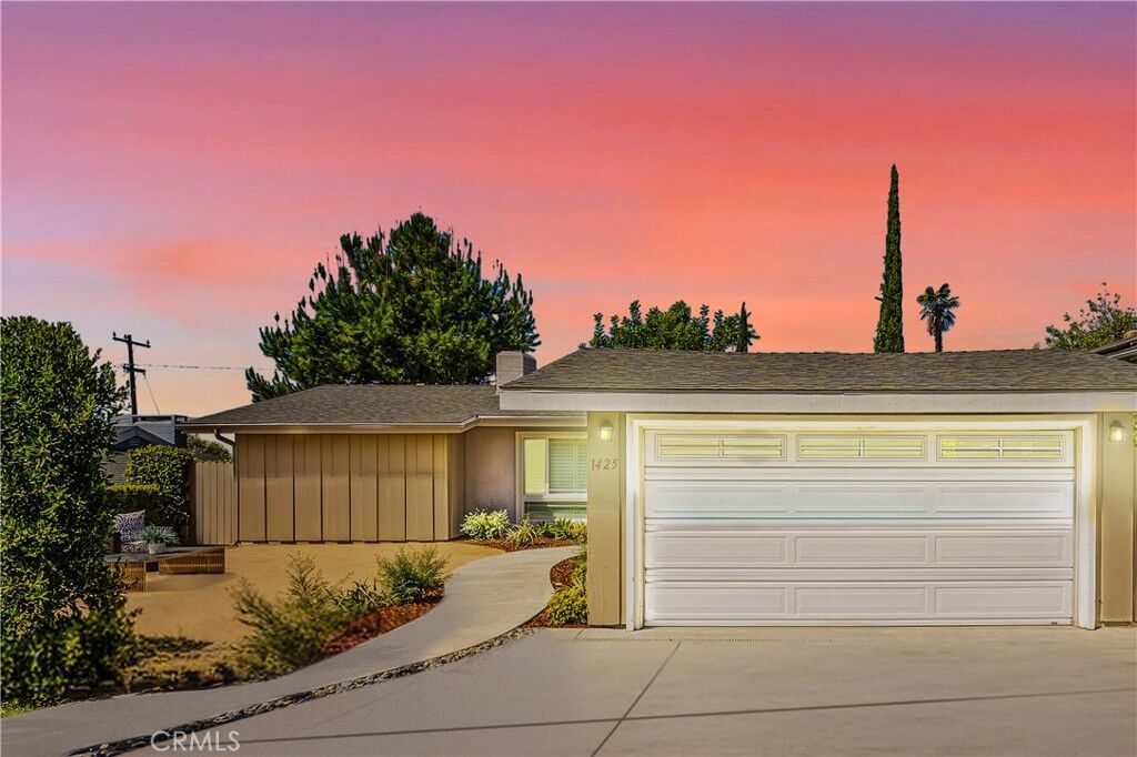 Property Photo:  1425 Hastings Ranch Drive  CA 91107 