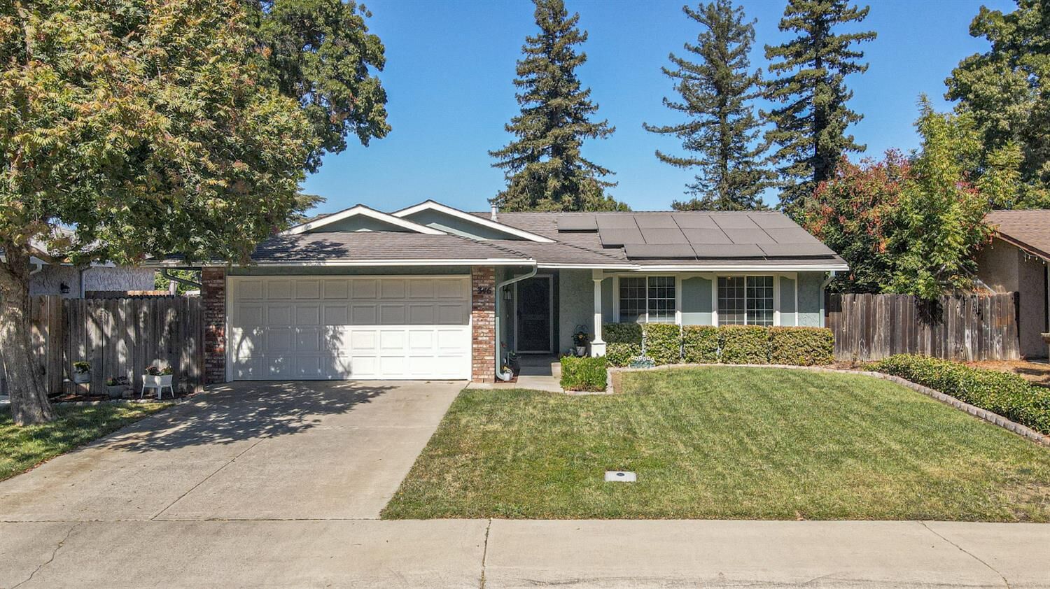 Property Photo:  346 Valleywood  CA 95695 