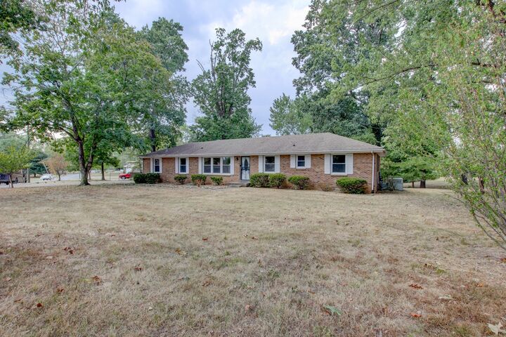 Property Photo: 233 Pine Mountain Rd TN 37042