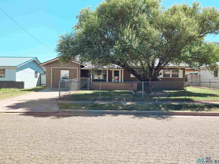 Property Photo:  517 W 19th Street  NM 88101 