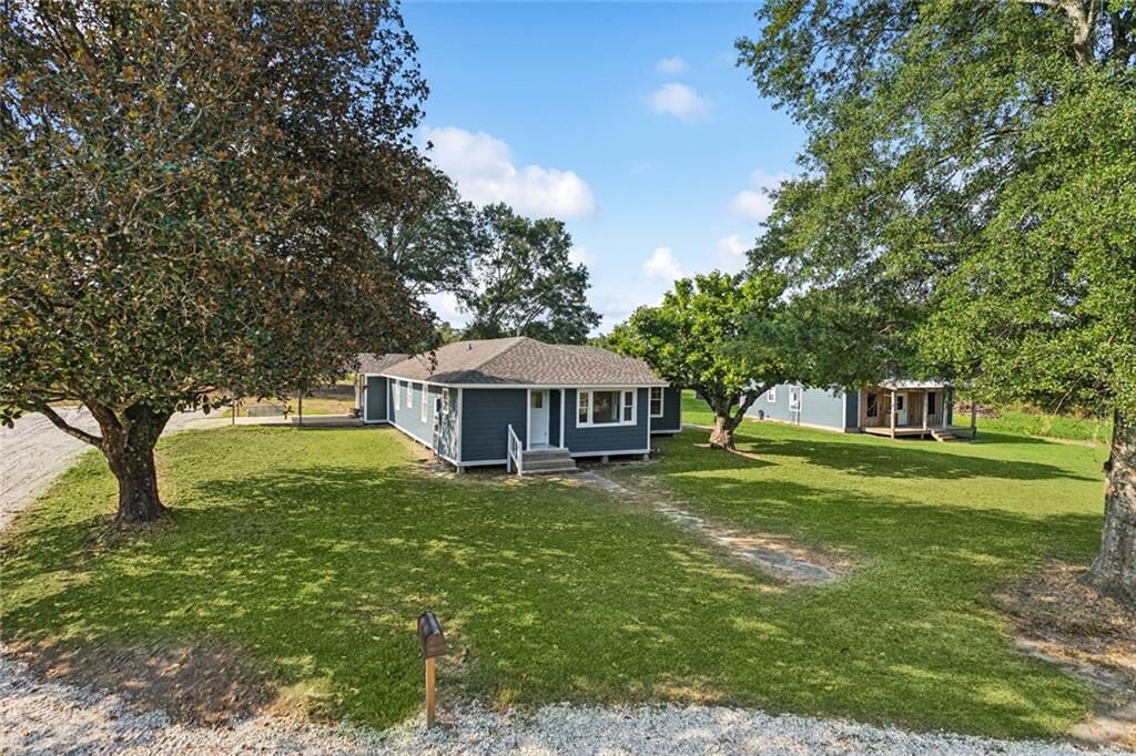Property Photo: 17272 Highway 40 East LA 70443