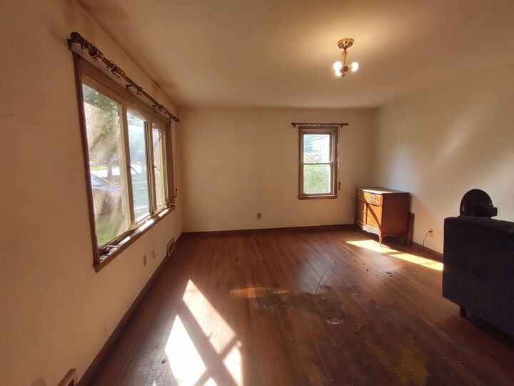 Property Photo: 1208 S Sheridan Street MN 56537