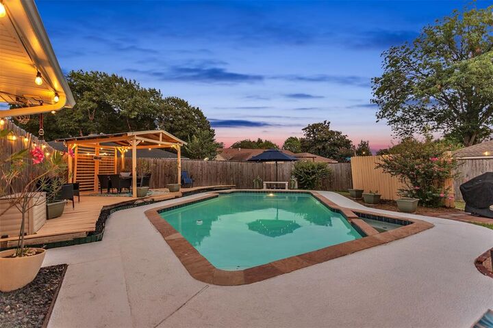 Property Photo:  1018 Gracelane Drive  TX 75115 