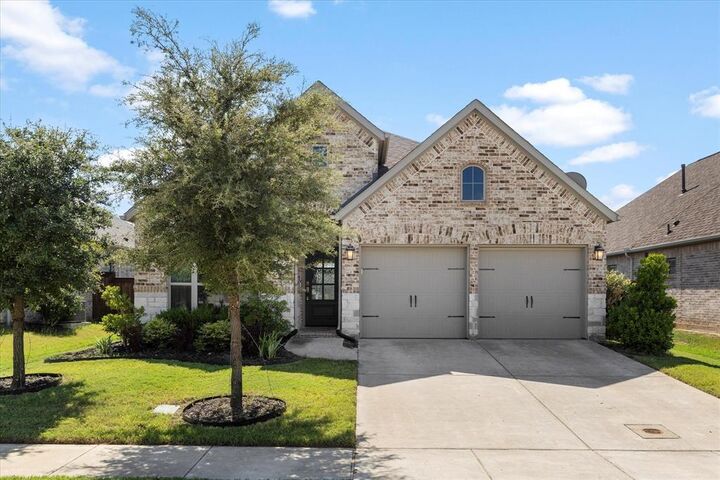 Property Photo: 2151 Winsbury Way TX 75126