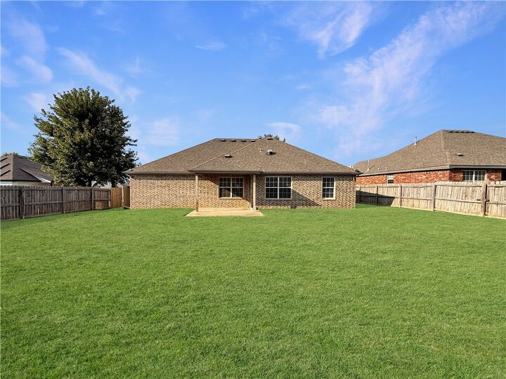 Property Photo: 2703 SW Ledbury Cove AR 72713