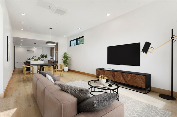 Property Photo:  319 SE Market Alley 202  AR 72712 