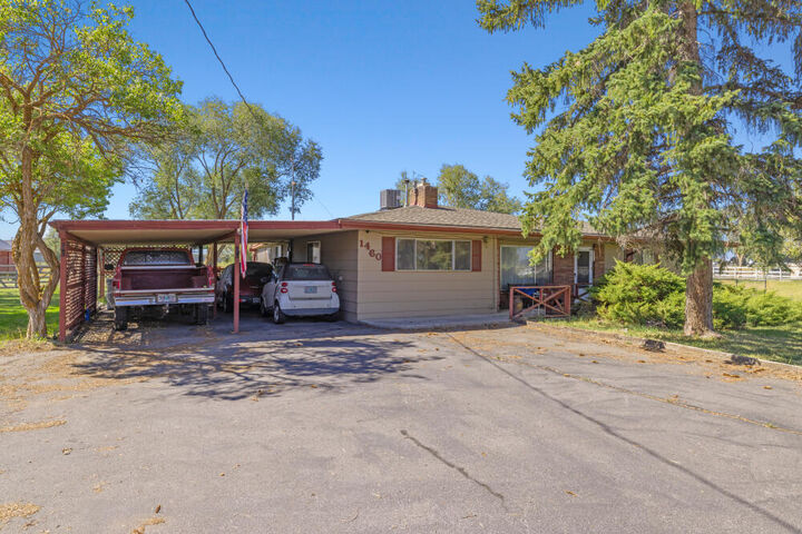 Property Photo:  1460 Joe Wright Road  OR 97603 