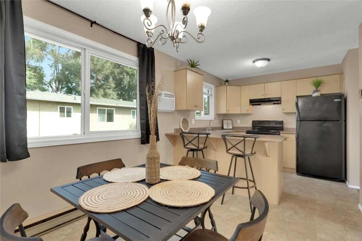 Photo de la propriété:  588 McCurdy Road  BC V1X 2P5