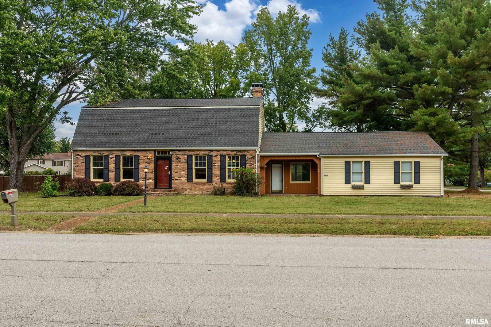 Property Photo:  3000 W Kent Street  IL 62901 
