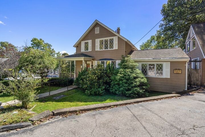 Property Photo:  87 New Bond St  MA 01606 