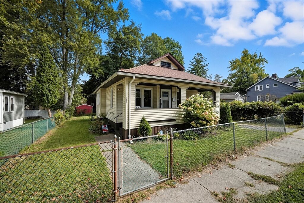 Property Photo:  179 Albemarle St  MA 01109 