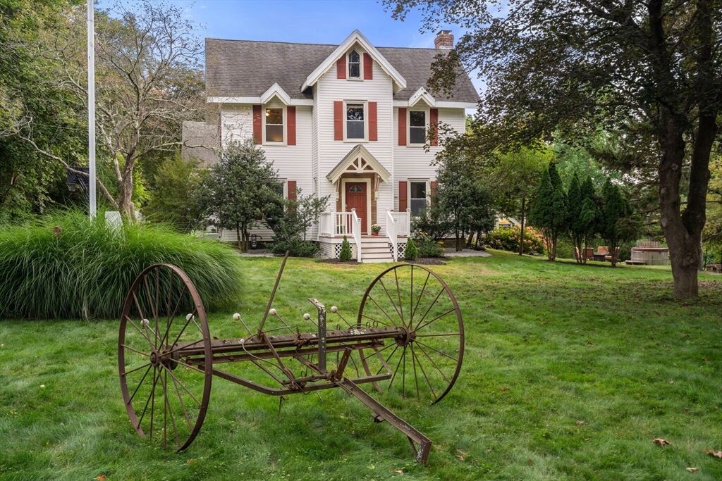 Property Photo:  9 French Ave  MA 01778 