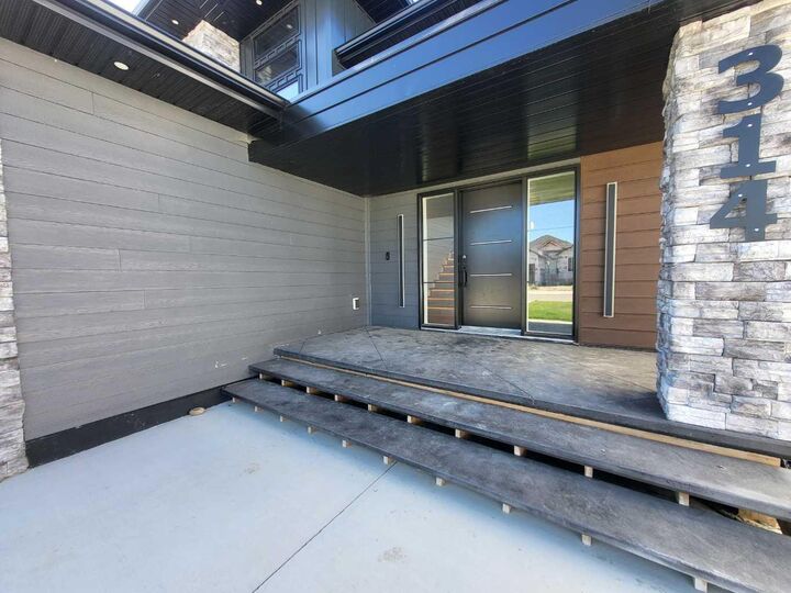 Property Photo:  314 5 Avenue  AB T0L 1S0 
