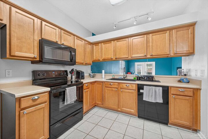 Property Photo:  2380 Bur Oak Dr  FL 32533 