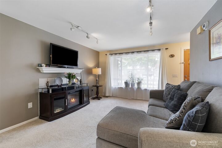 Property Photo: 4105 Lincoln Way WA 98087
