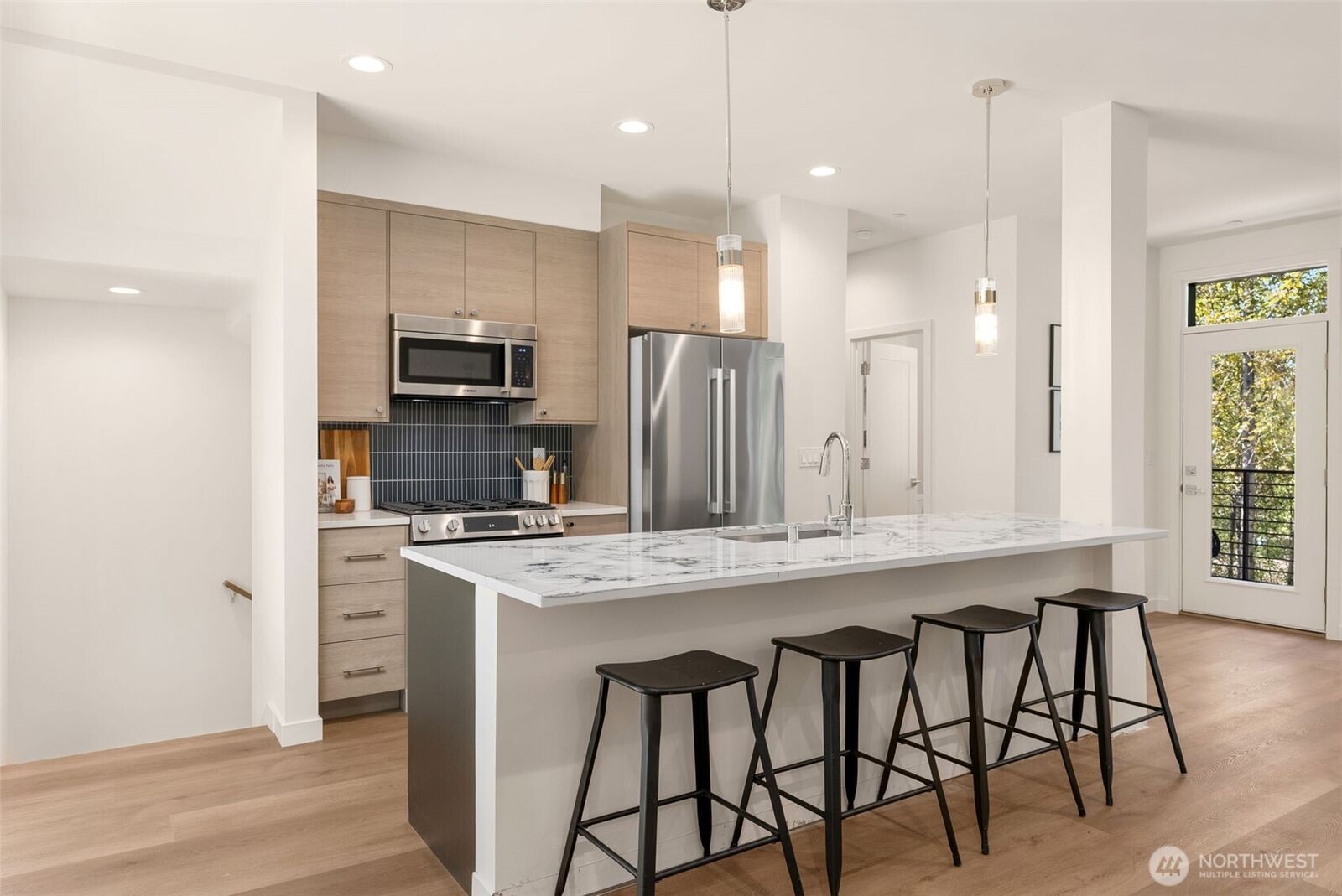 Property Photo:  16014  Main View Lane NE  WA 98019