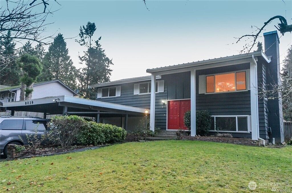 Property Photo:  8039  134th Avenue NE  WA 98052 