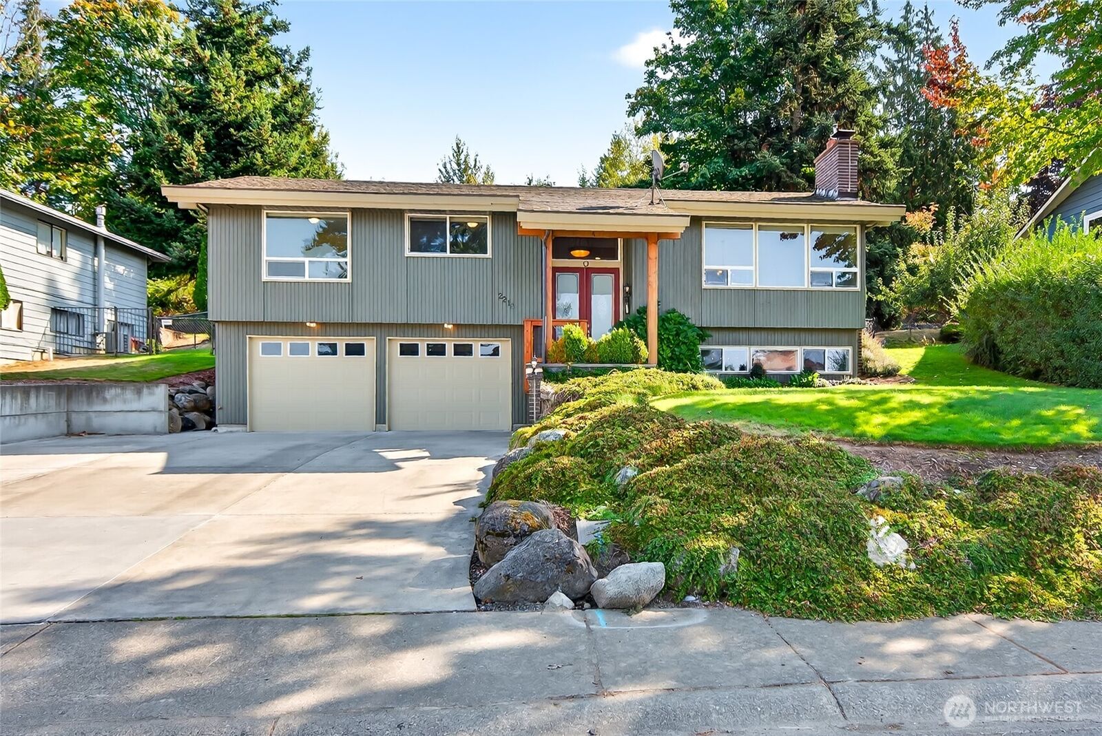 Property Photo: 2218 Niagara Drive WA 98229