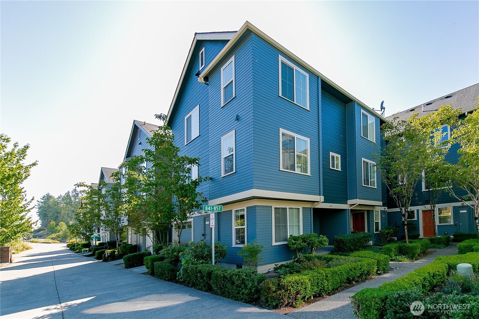 Property Photo:  841  5th Place NE  WA 98029 