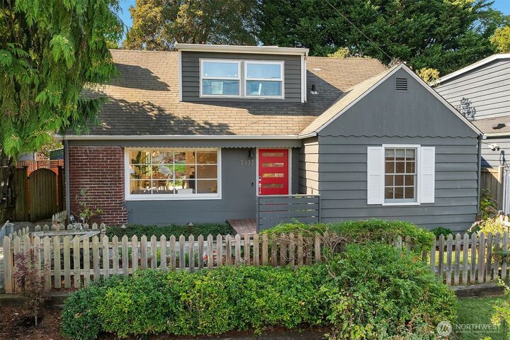 7337  20th Avenue NE  Seattle WA 98115 photo
