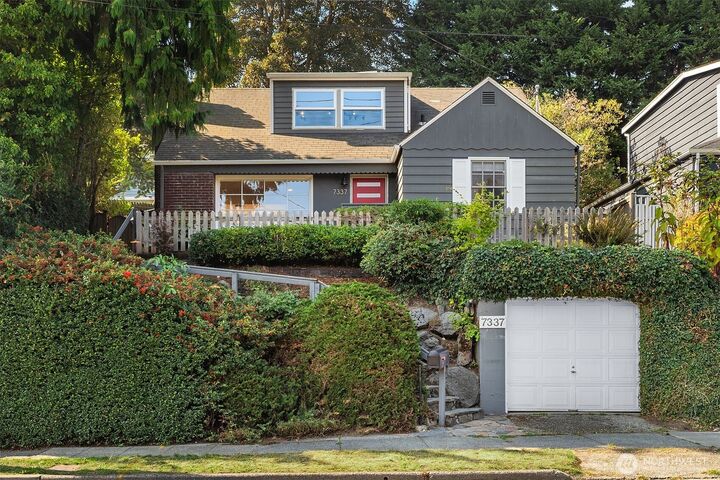 7337  20th Avenue NE  Seattle WA 98115 photo
