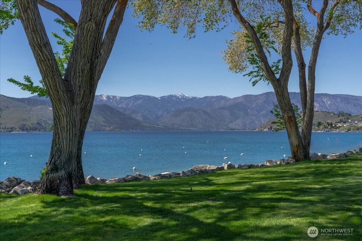 Property Photo:  100  Lake Chelan Shores Drive 3-6  WA 98816 