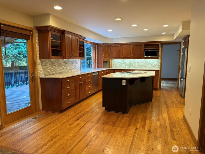 Property Photo:  1826  Ilwaco Avenue NE  WA 98059 