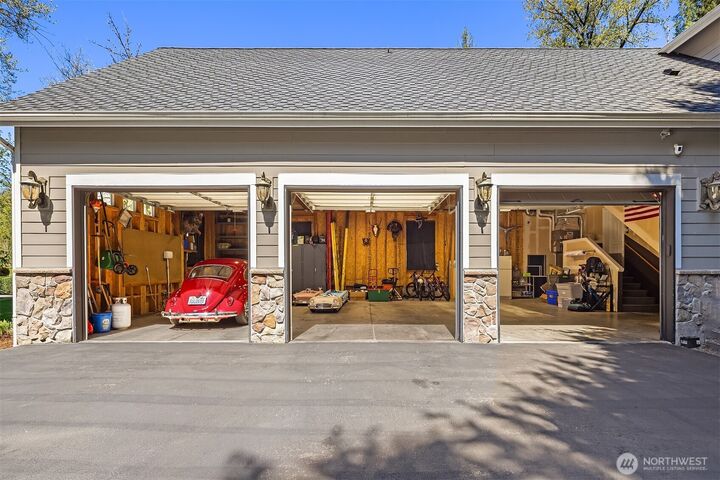 Property Photo: 23340 257th Avenue SE WA 98038