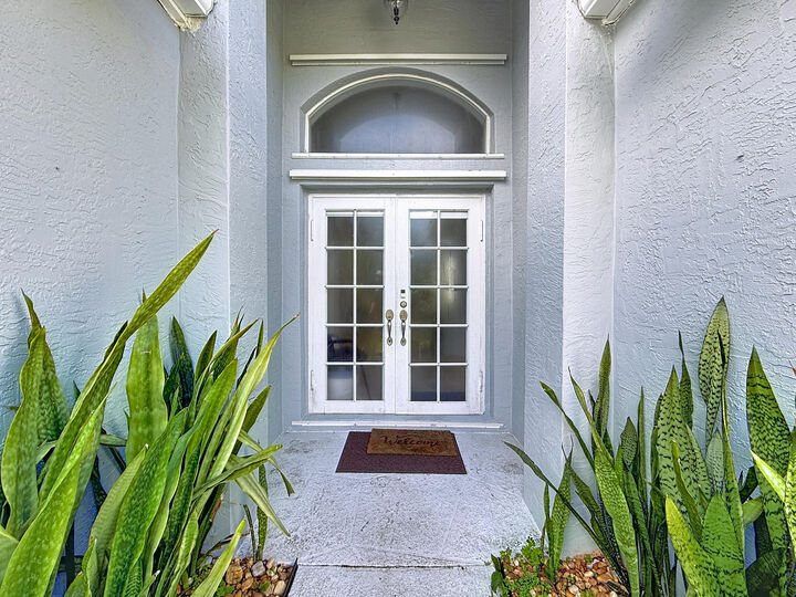 Property Photo:  14 Lawrence Lake Drive  FL 33436 