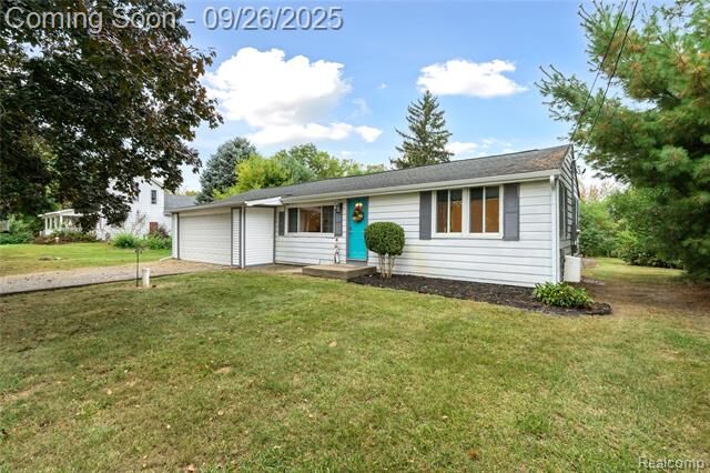 Property Photo: 8466 Silver Lake Rd MI 48451