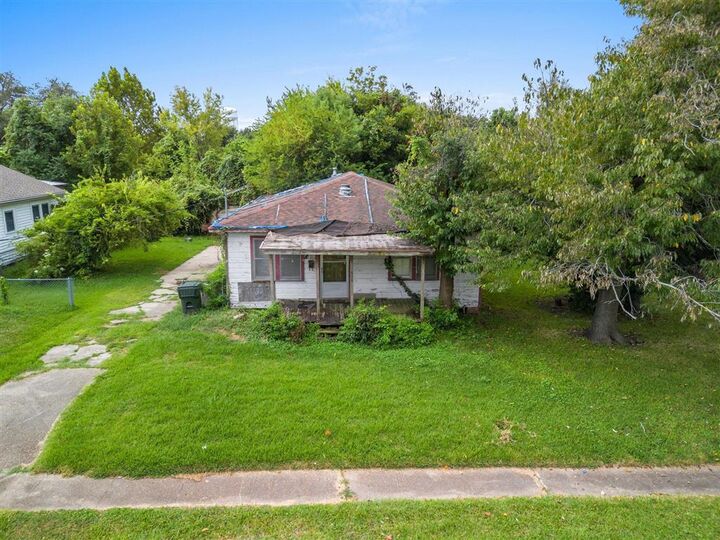 Property Photo:  608 Orange Street  LA 70601 