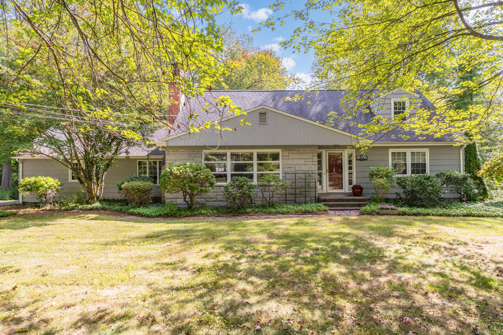 Property Photo:  33 Eastland Road  CT 06517 