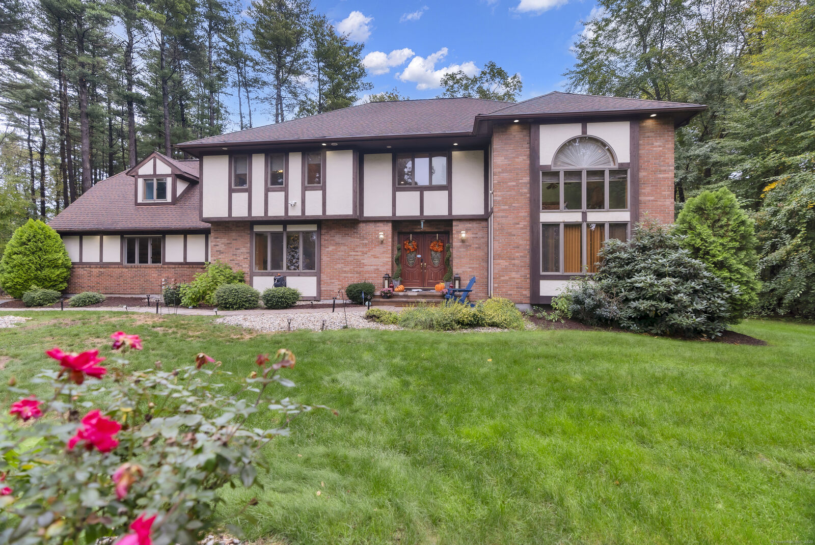 Property Photo: 29 Wildwood Circle CT 06074