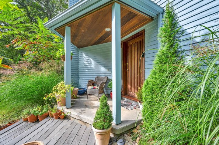 Property Photo:  148 West Hill Road  CT 06057